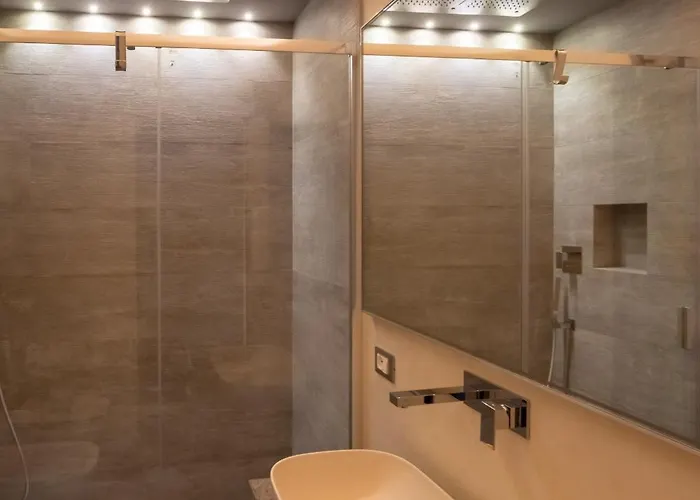 Konukevi Fontana Di Trevi Luxury 4*