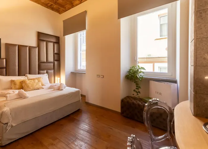 Konukevi Fontana Di Trevi Luxury 4*