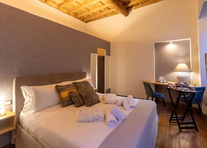 Konukevi Fontana Di Trevi Luxury 4*