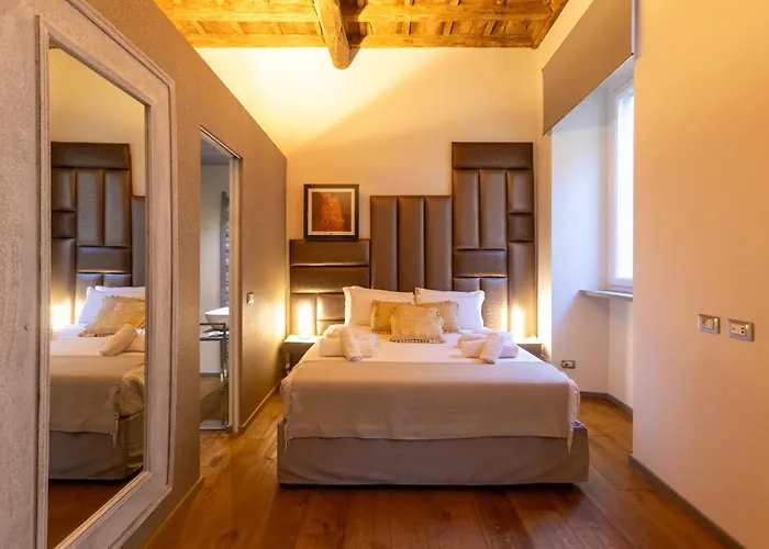 Konukevi Fontana Di Trevi Luxury 4*